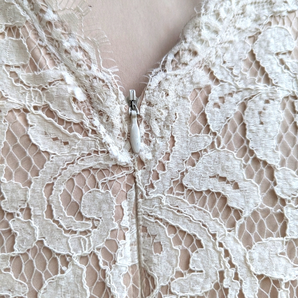 Romantic Tadashi Shoji Wedding Dress - Picture 9 of 14